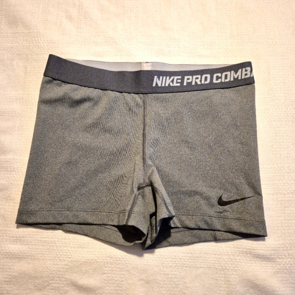Nike Pro Combat women's size Medium compression gray shorts NWOT